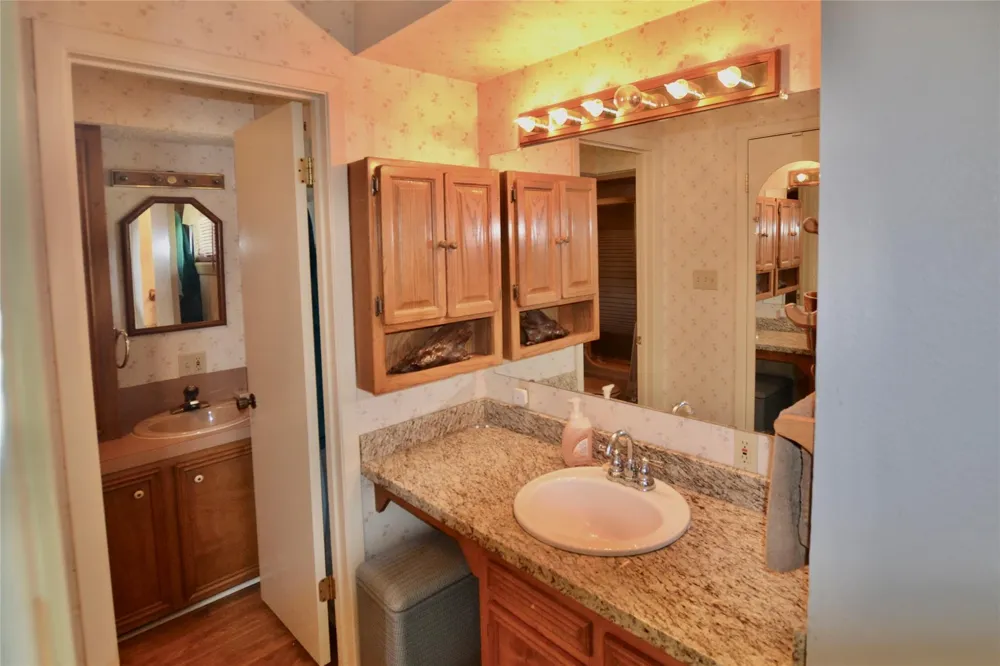 160 Kennedy Drive Livingston, TX 77351