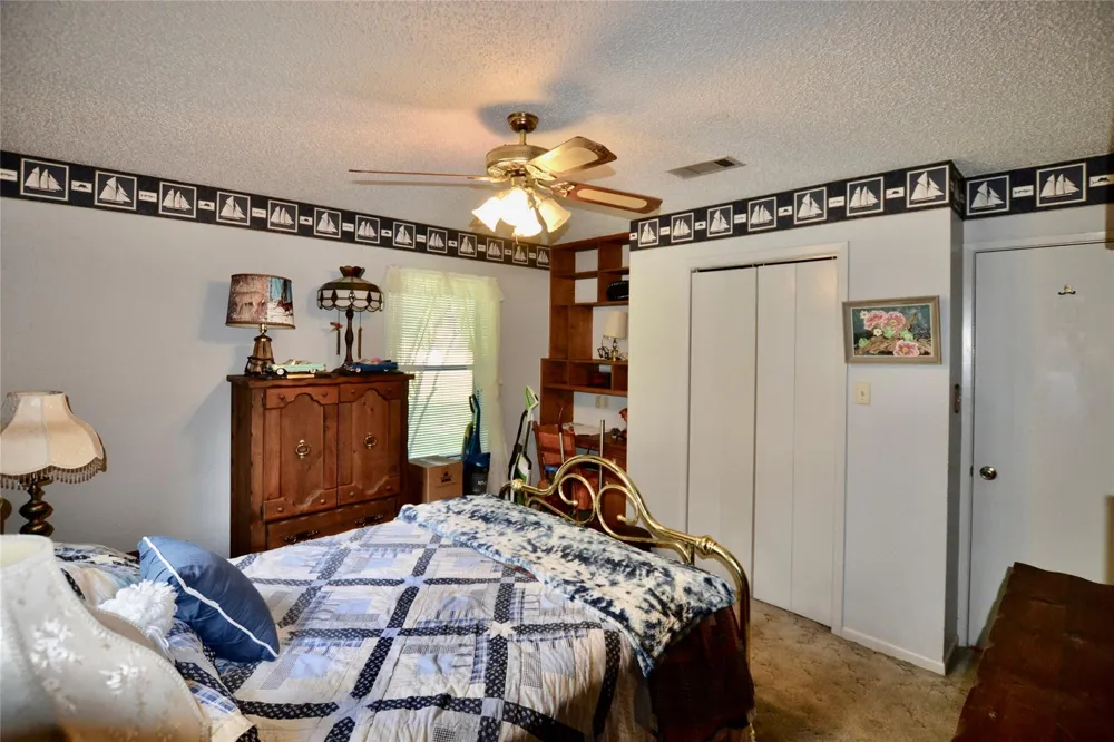 160 Kennedy Drive Livingston, TX 77351