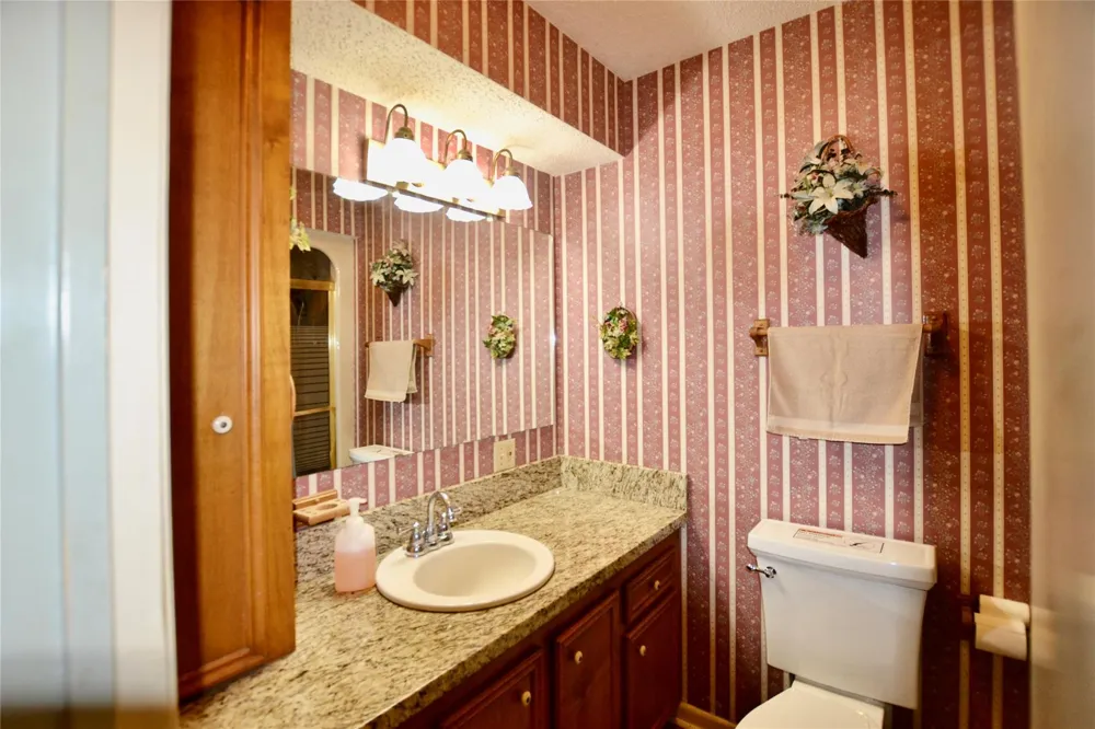 160 Kennedy Drive Livingston, TX 77351