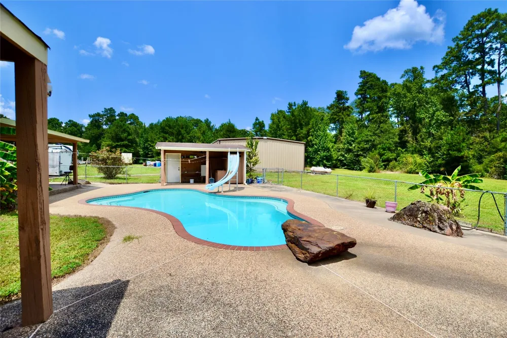 160 Kennedy Drive Livingston, TX 77351