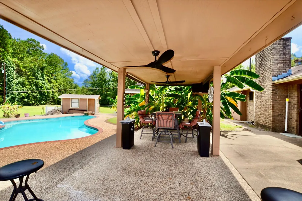 160 Kennedy Drive Livingston, TX 77351