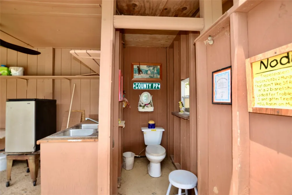 160 Kennedy Drive Livingston, TX 77351
