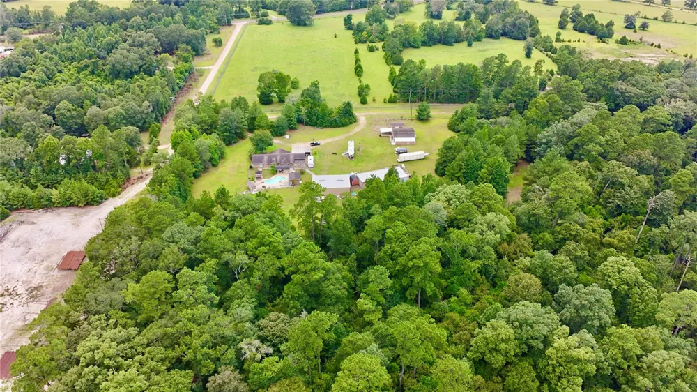 160 Kennedy Drive Livingston, TX 77351