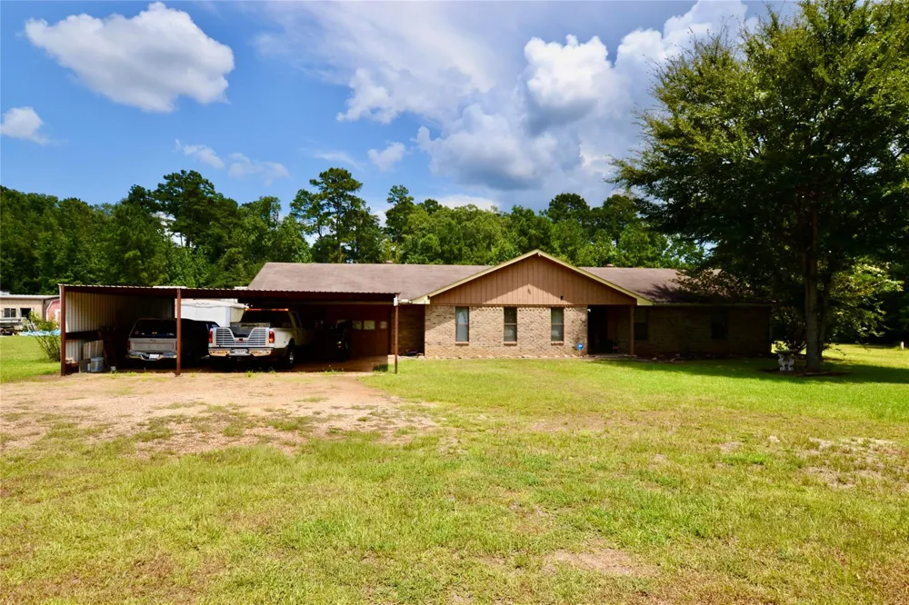 160 Kennedy Drive Livingston, TX 77351
