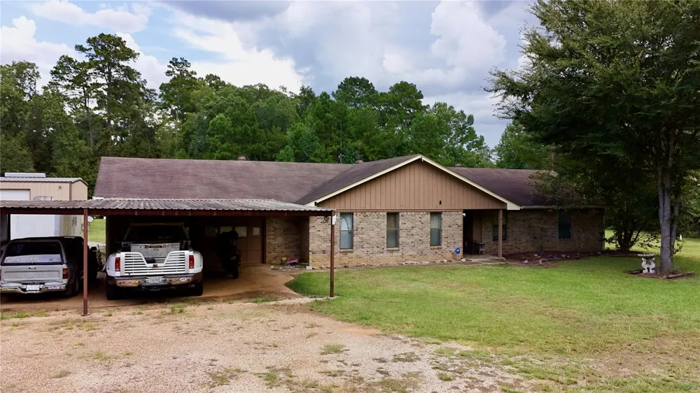 160 Kennedy Drive Livingston, TX 77351