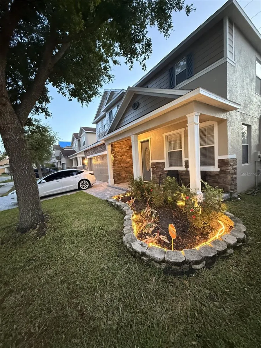 10030 STRATFORD POINTE AVENUE Orlando, FL 32832
