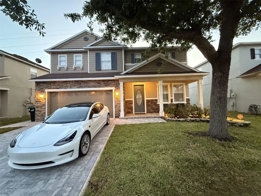10030 STRATFORD POINTE AVENUE Orlando, FL 32832