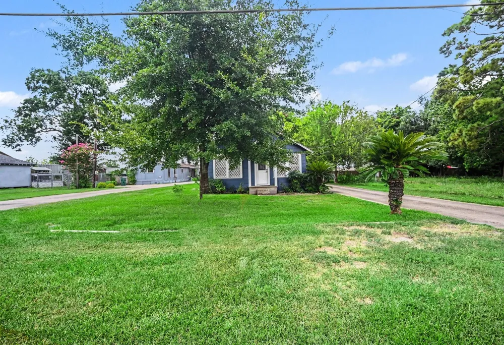 4810 Holly Ave Pasadena, TX 77503
