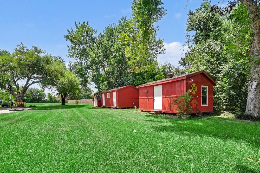 4810 Holly Ave Pasadena, TX 77503