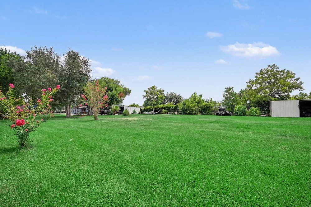 4810 Holly Ave Pasadena, TX 77503