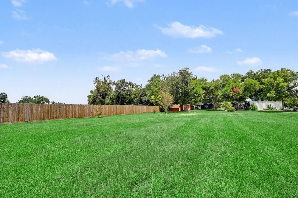4810 Holly Ave Pasadena, TX 77503