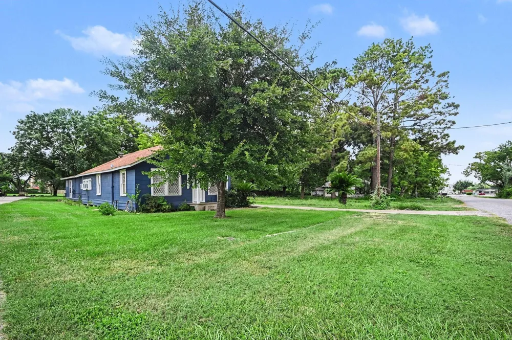 4810 Holly Ave Pasadena, TX 77503