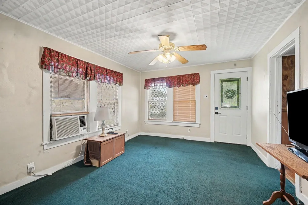 4810 Holly Ave Pasadena, TX 77503