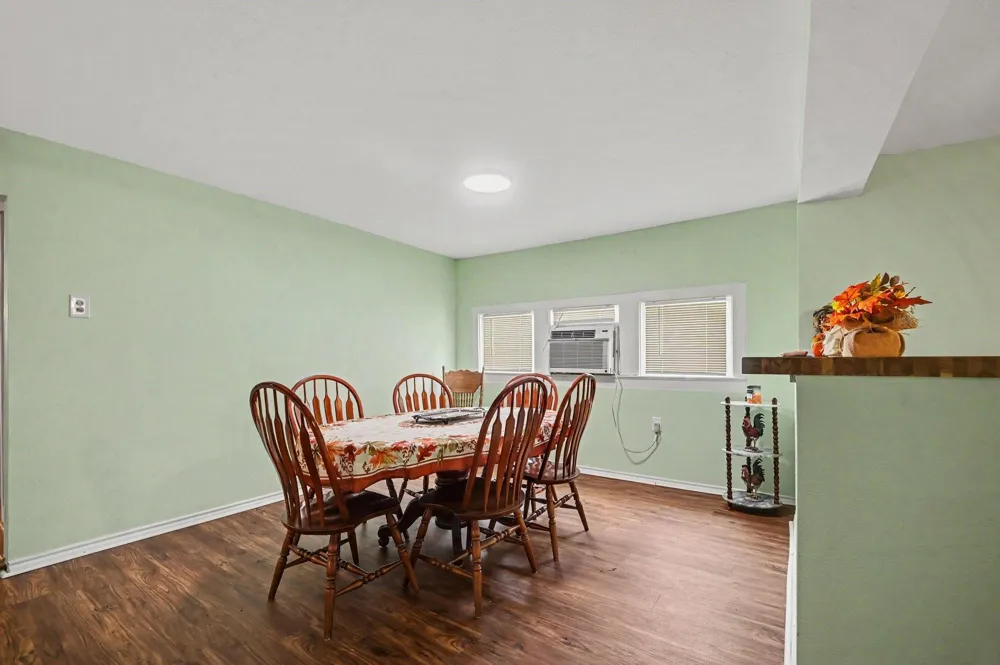 4810 Holly Ave Pasadena, TX 77503