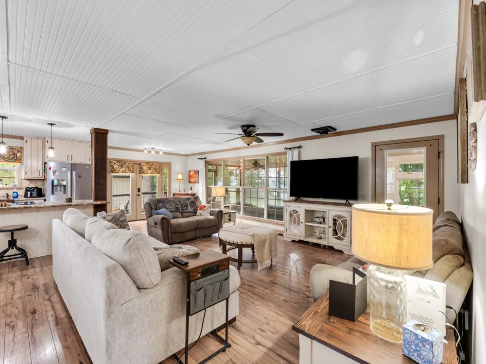 184 Beechview Dr Clifton, TN 38425