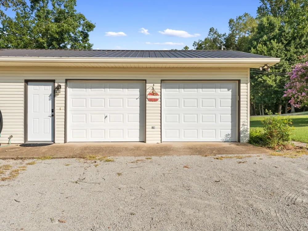 184 Beechview Dr Clifton, TN 38425