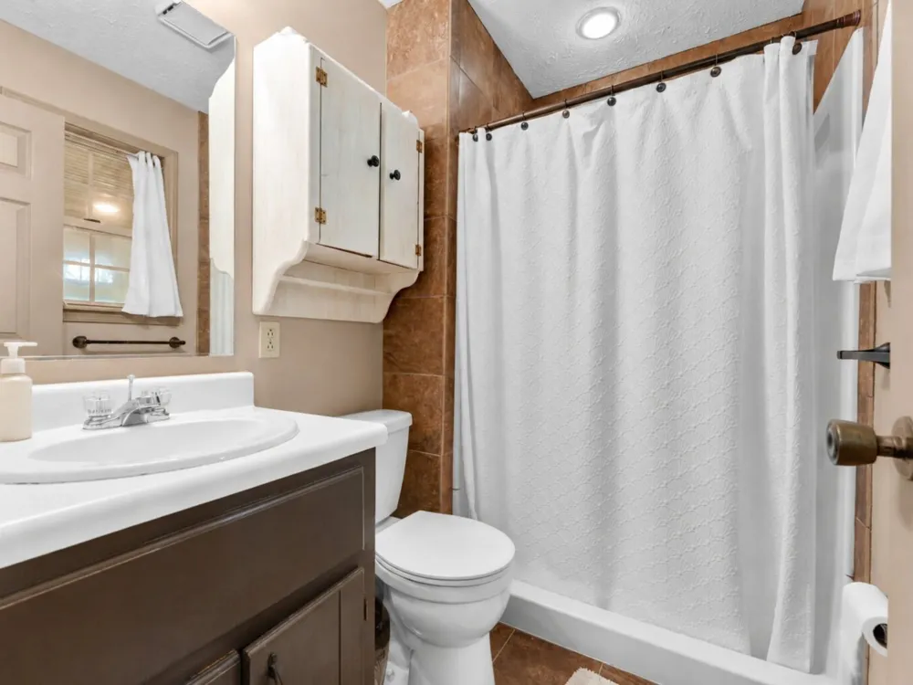 184 Beechview Dr Clifton, TN 38425