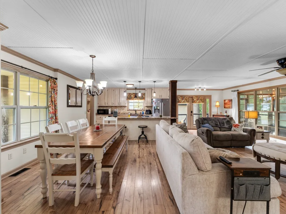184 Beechview Dr Clifton, TN 38425
