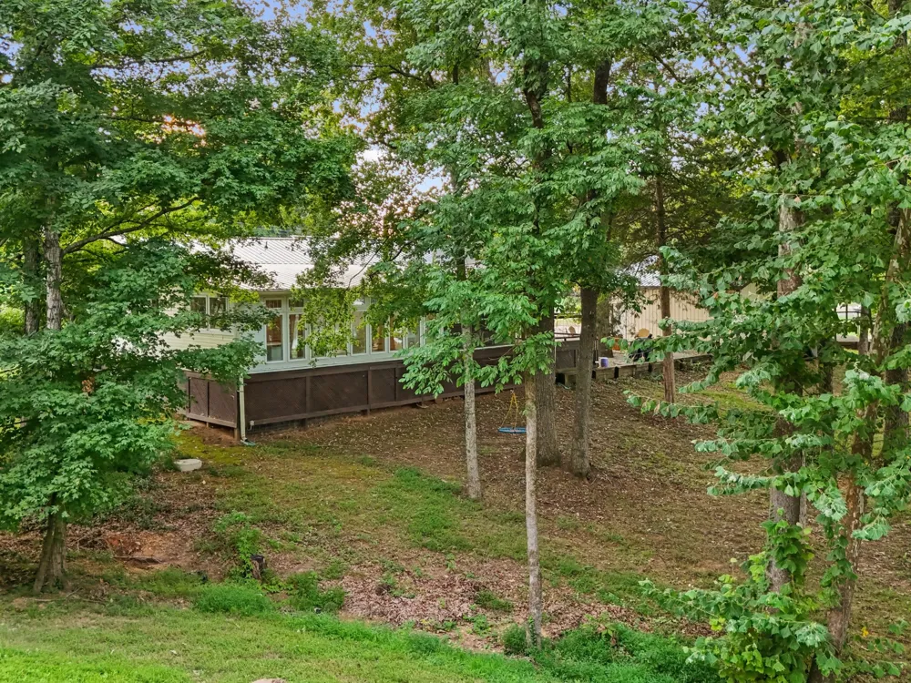 184 Beechview Dr Clifton, TN 38425