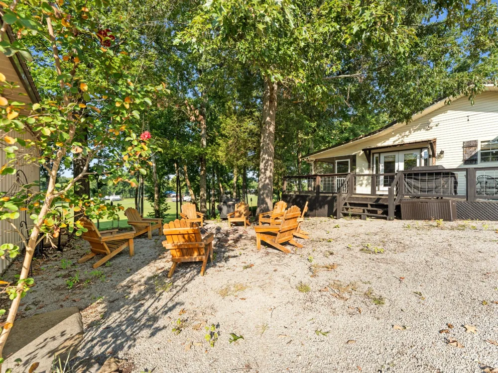 184 Beechview Dr Clifton, TN 38425