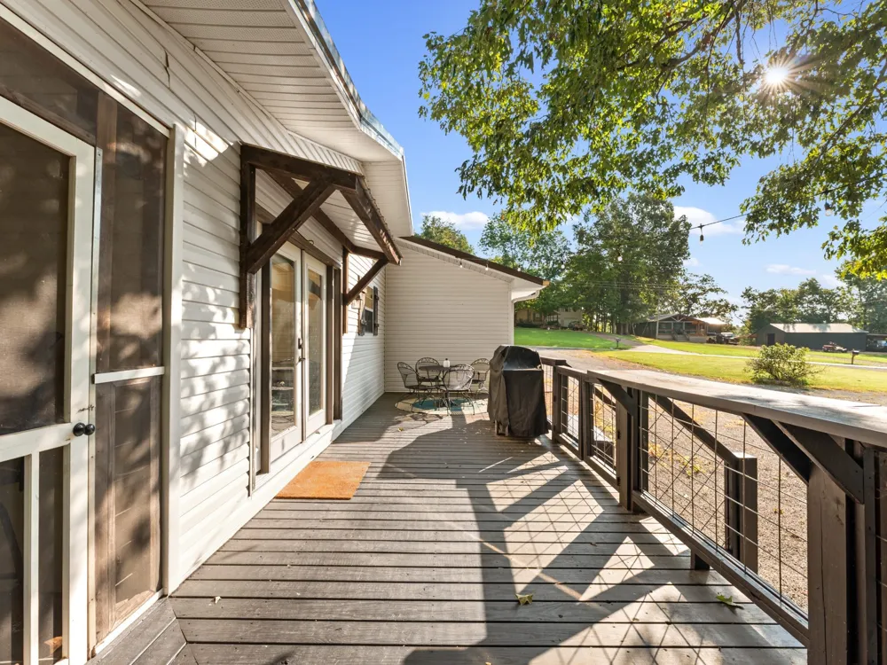 184 Beechview Dr Clifton, TN 38425
