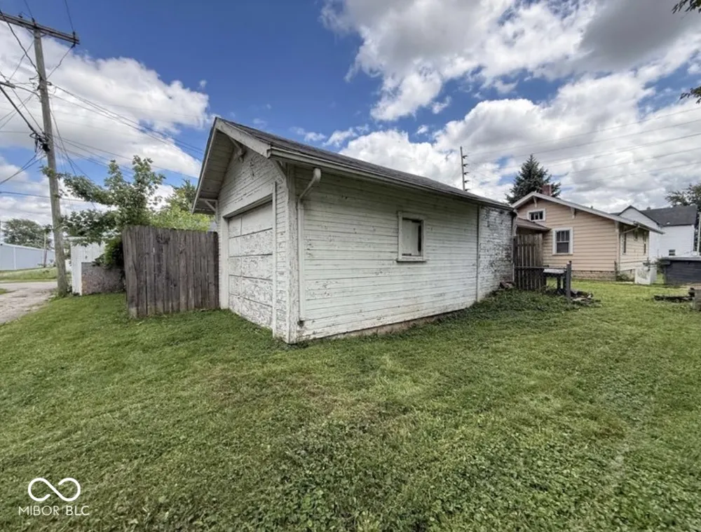 1704 W 9th Street Muncie, IN 47302