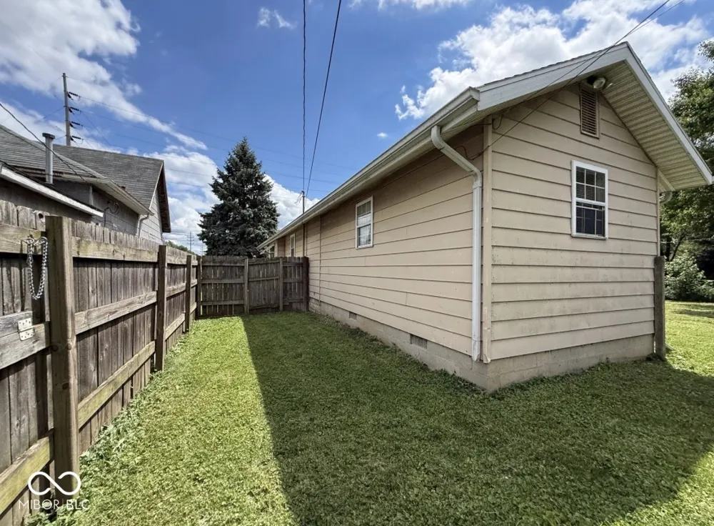 1704 W 9th Street Muncie, IN 47302