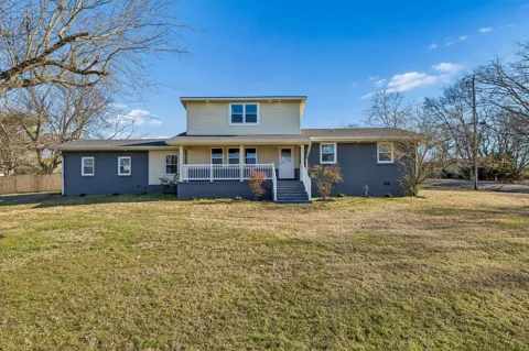240 NW Clearview Dr
