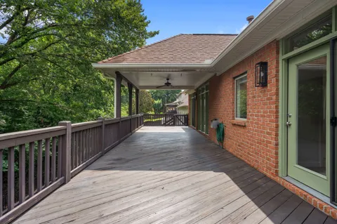 4848 Peninsula Pointe Dr
