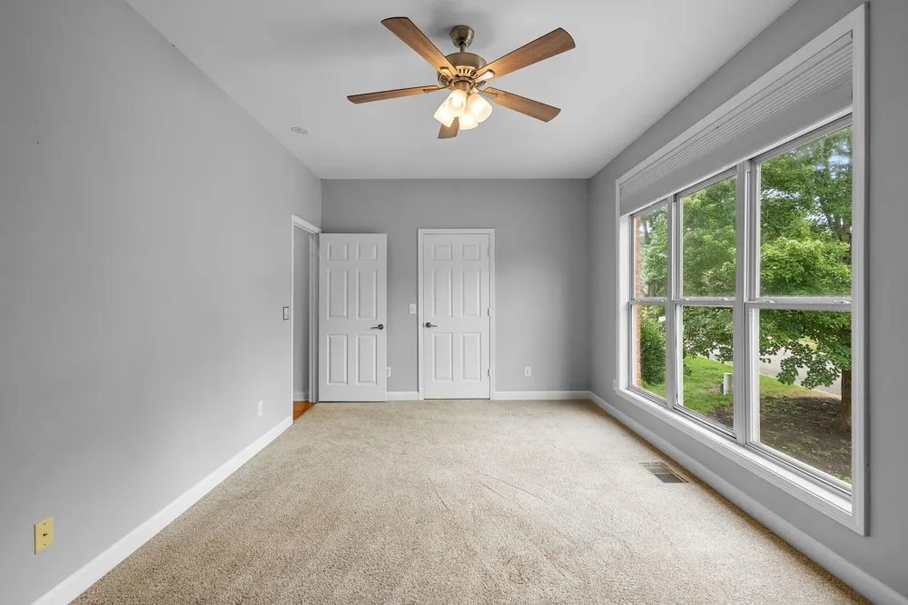 4848 Peninsula Pointe Dr Hermitage, TN 37076
