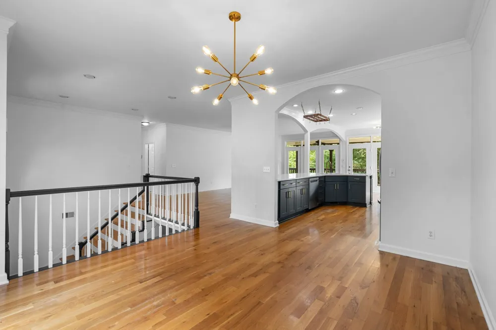 4848 Peninsula Pointe Dr Hermitage, TN 37076