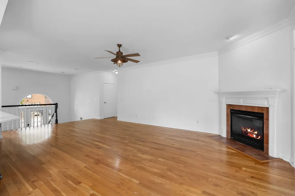 4848 Peninsula Pointe Dr Hermitage, TN 37076