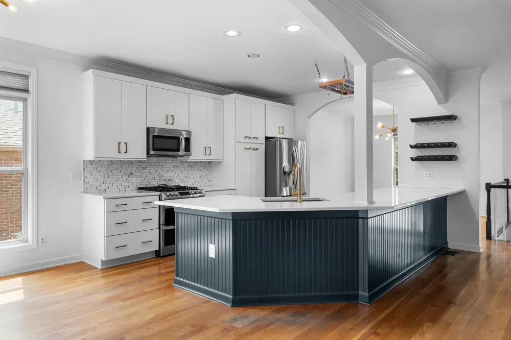 4848 Peninsula Pointe Dr Hermitage, TN 37076
