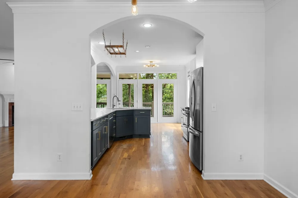 4848 Peninsula Pointe Dr Hermitage, TN 37076