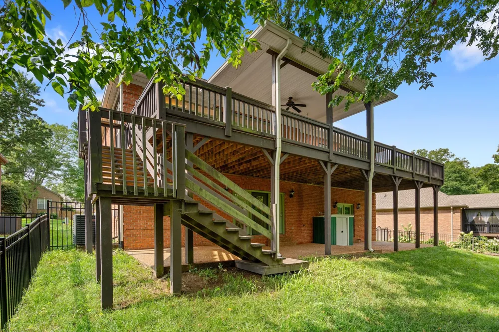 4848 Peninsula Pointe Dr Hermitage, TN 37076