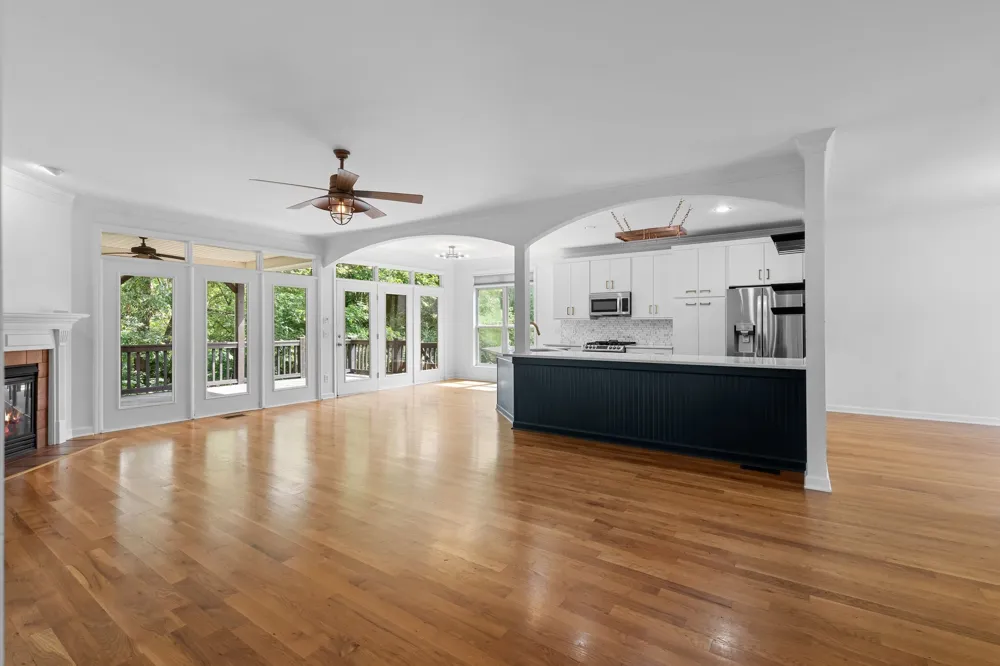 4848 Peninsula Pointe Dr Hermitage, TN 37076