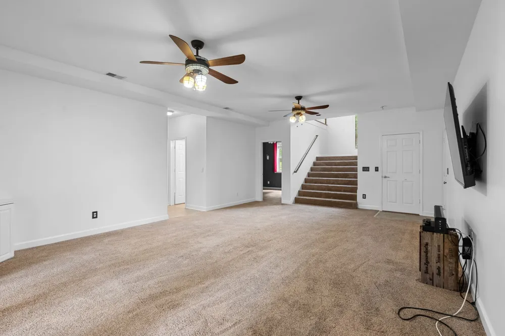 4848 Peninsula Pointe Dr Hermitage, TN 37076