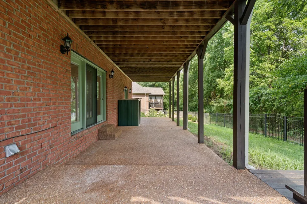 4848 Peninsula Pointe Dr Hermitage, TN 37076