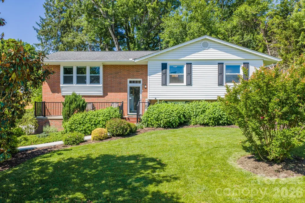 11 Summit Drive Arden, NC 28704