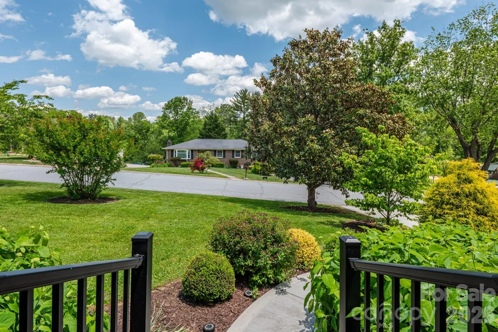 11 Summit Drive Arden, NC 28704