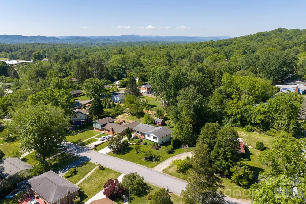 11 Summit Drive Arden, NC 28704
