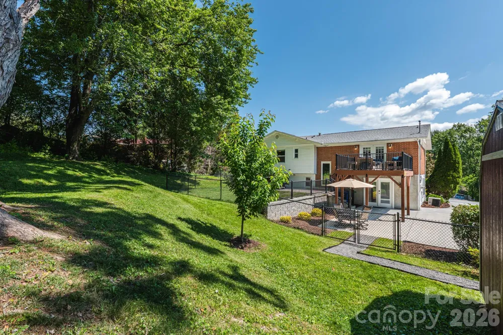 11 Summit Drive Arden, NC 28704