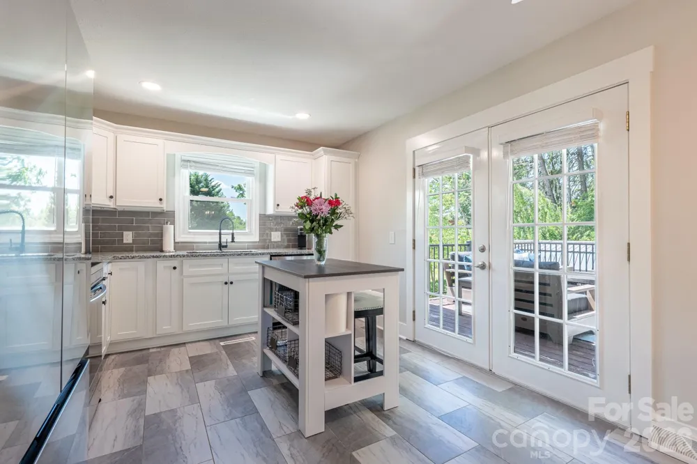 11 Summit Drive Arden, NC 28704