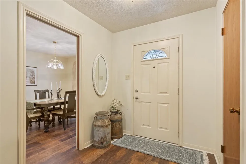 909 Mcclintic Drive Groesbeck, TX 76642