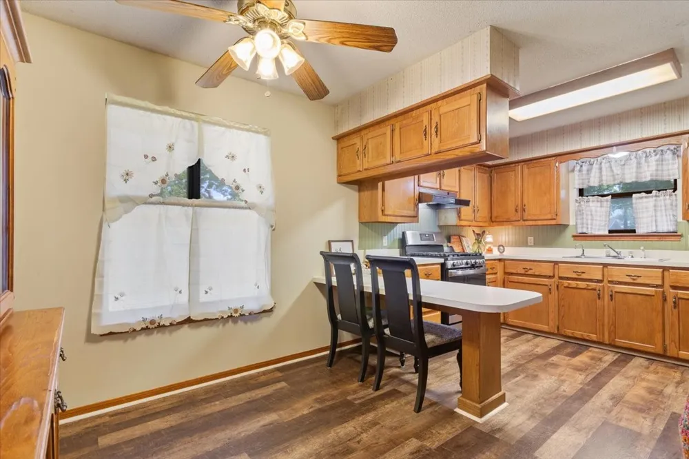 909 Mcclintic Drive Groesbeck, TX 76642