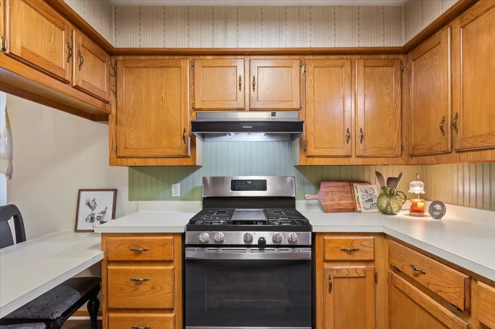 909 Mcclintic Drive Groesbeck, TX 76642