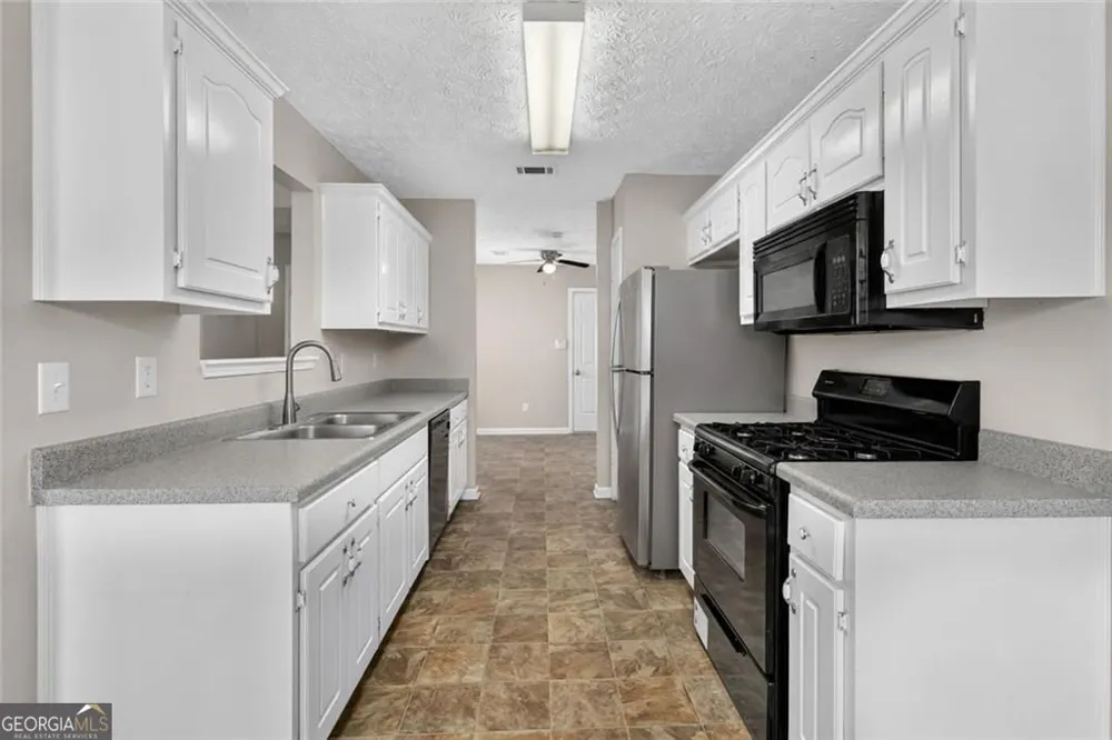 2312 Sugarleaf TRL Hampton, GA 30228