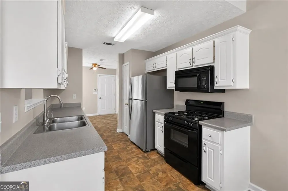 2312 Sugarleaf TRL Hampton, GA 30228