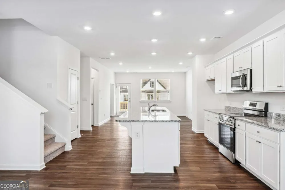 33 Constitution AVE Pendergrass, GA 30567
