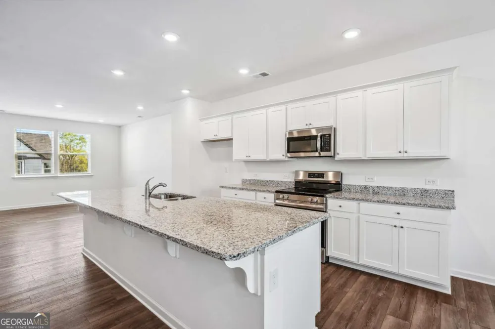 33 Constitution AVE Pendergrass, GA 30567